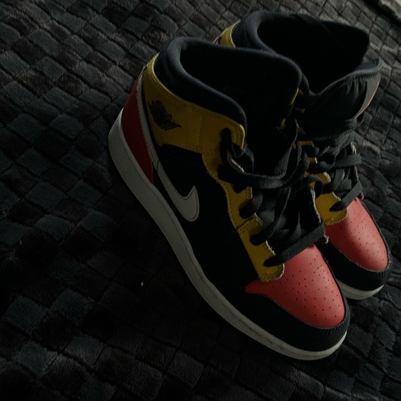 Jordan Mid’s - Picture 2 of 2